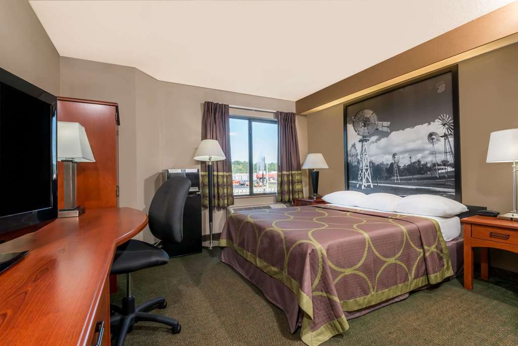 Super 8 by Wyndham Jasper - photo 12