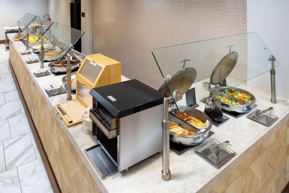 DoubleTree by Hilton Houston Medical Center Hotel & Suites - photo 53