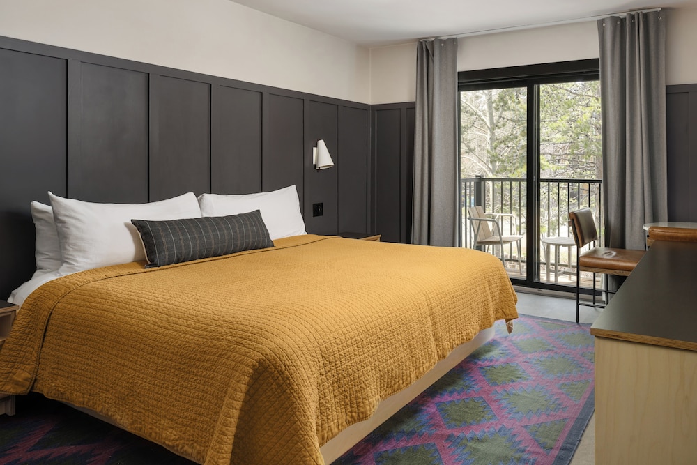The Coachman Hotel - photo 21