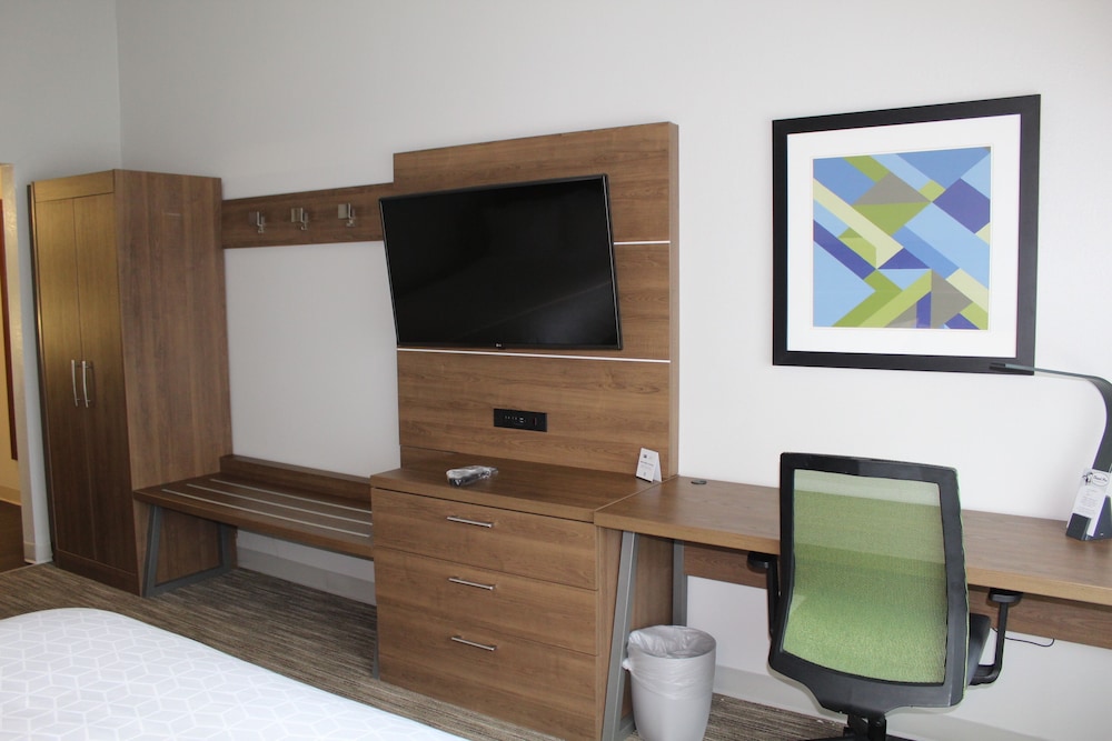 Holiday Inn Express and Suites Gettysburg by IHG - photo 16