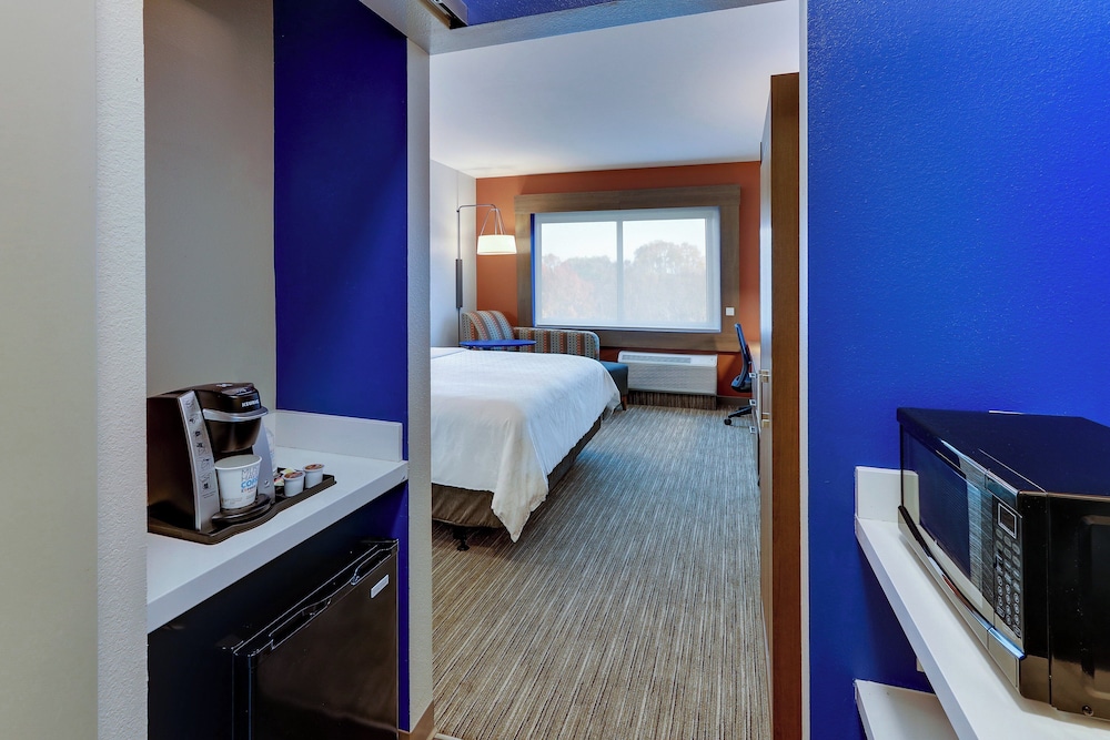 Holiday Inn Express & Suites Middletown Goshen by IHG - photo 40