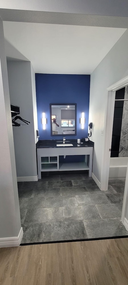 Platinum inn in Katy, United States