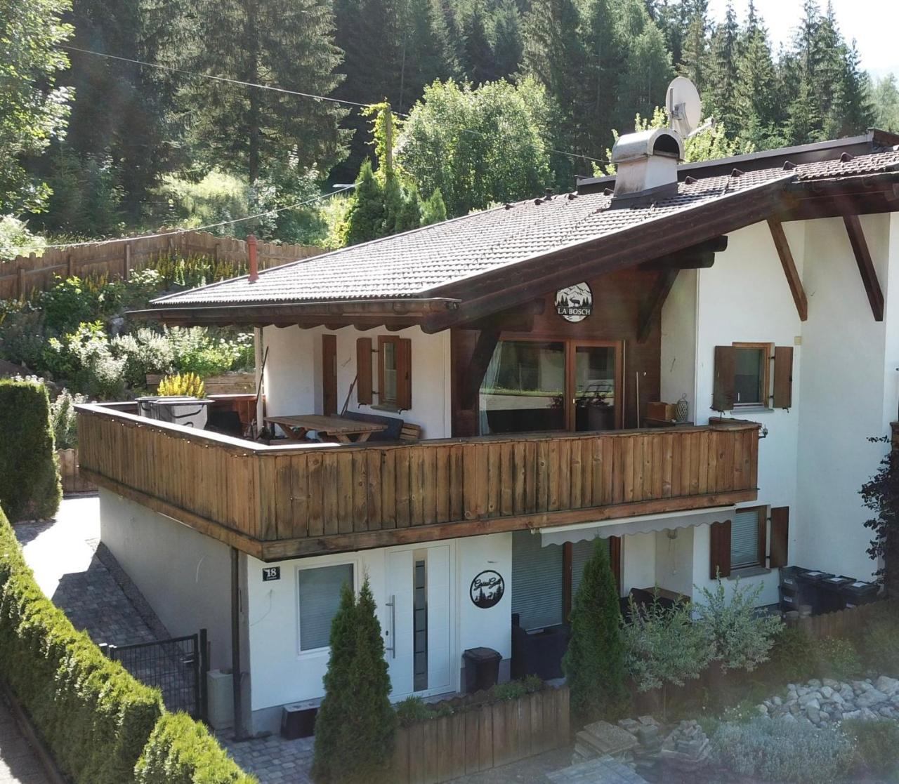 Chalet la Bosch 7 Persoons Luxe Eigen Woning Met Privetuin — 4-Star Luxury Hotel in Ehrwald, Austria