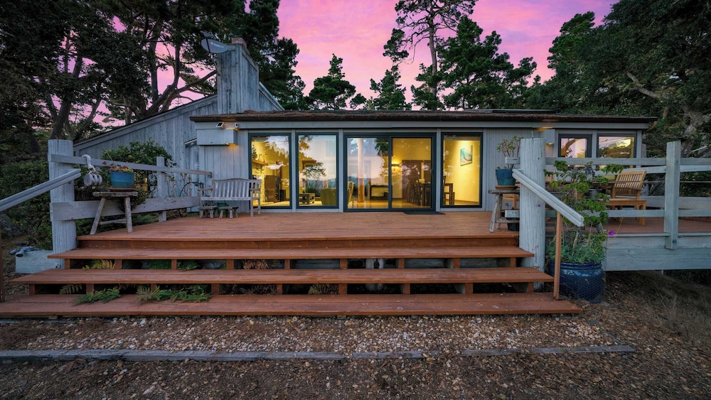 Serene Crest by AvantStay A Design Near Beaches — hotel in Del Monte Forest