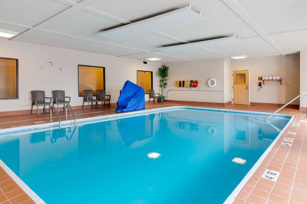 Comfort Suites South Haven near I 96 - photo 21