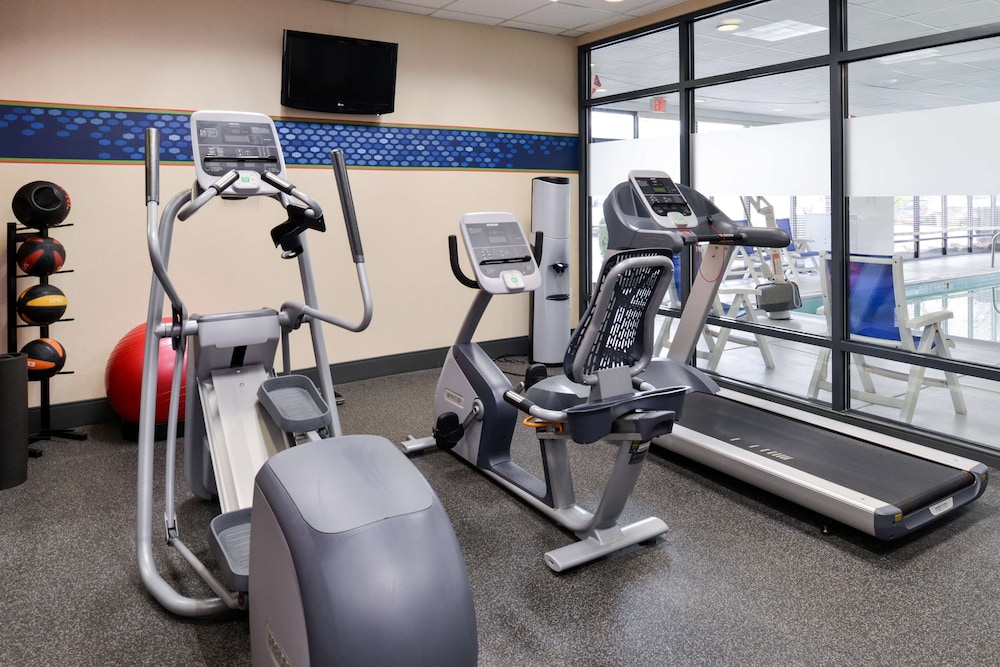 Hampton Inn College Park - photo 34