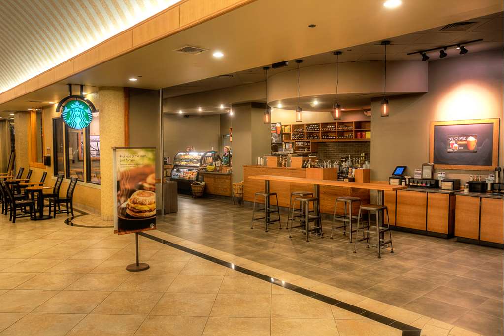 Florida Hotel & Conference Center in the Florida Mall - photo 24