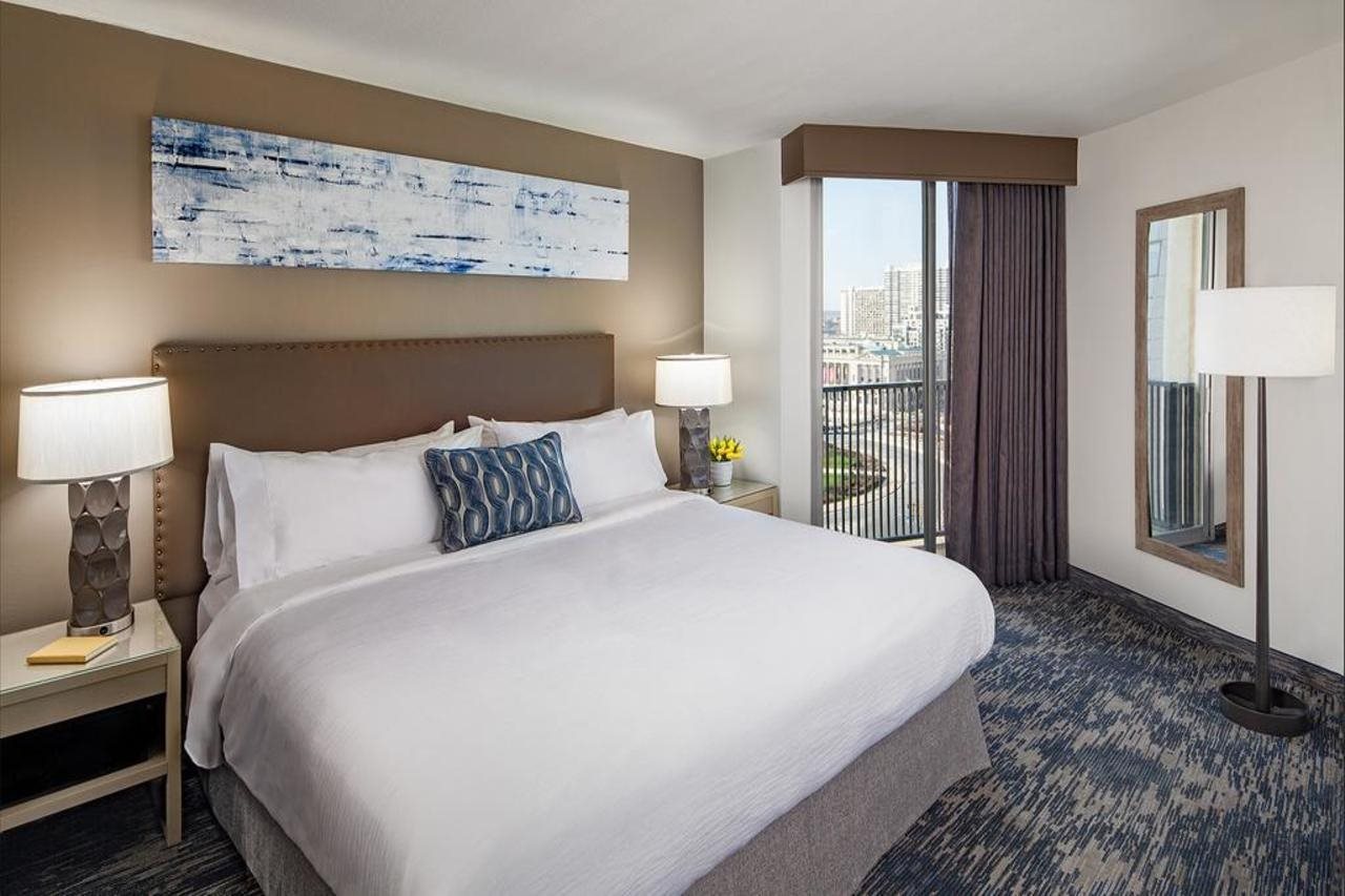 Embassy Suites Philadelphia Center City - photo 9