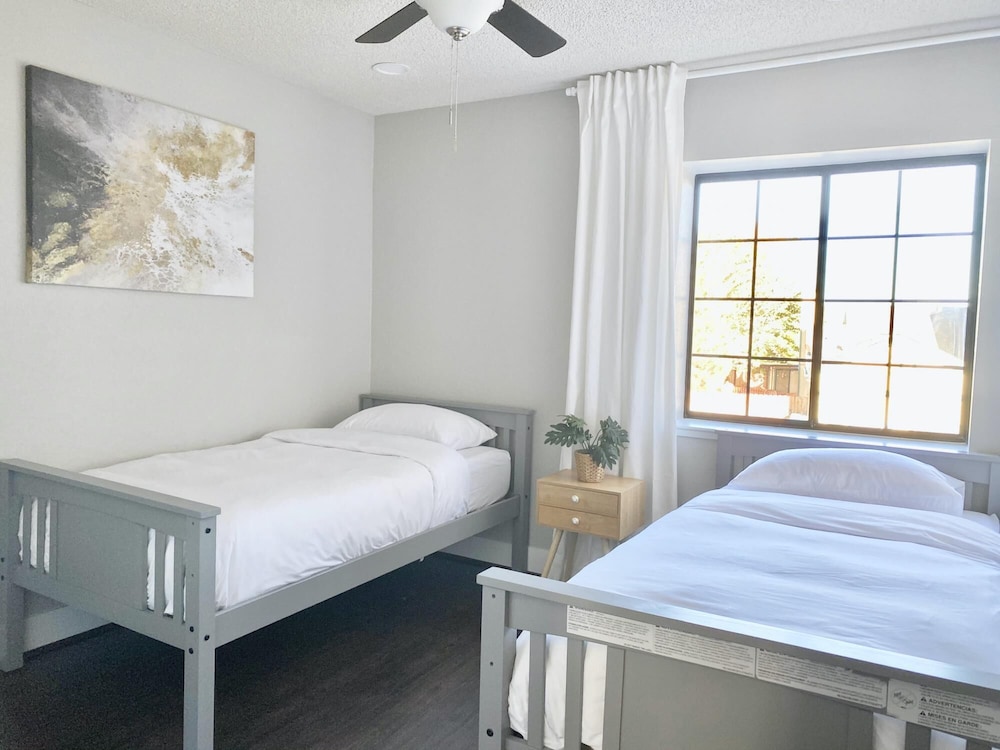 DT Reno Modern Home Private Patio Workspace