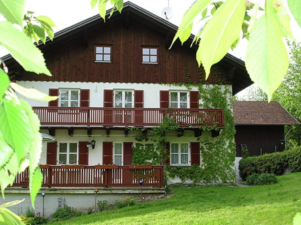 Gemutliches Appartement in Bayern mit Sauna — 4-Star Luxury Hotel in Drachselsried, Germany