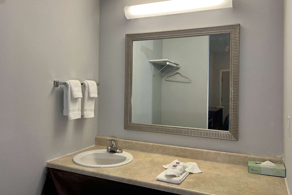 Baymont by Wyndham Ridgecrest - photo 19