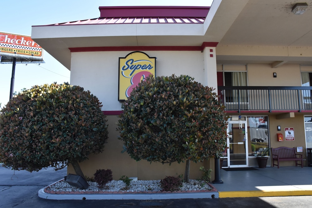 Super 8 by Wyndham Tifton - photo 51