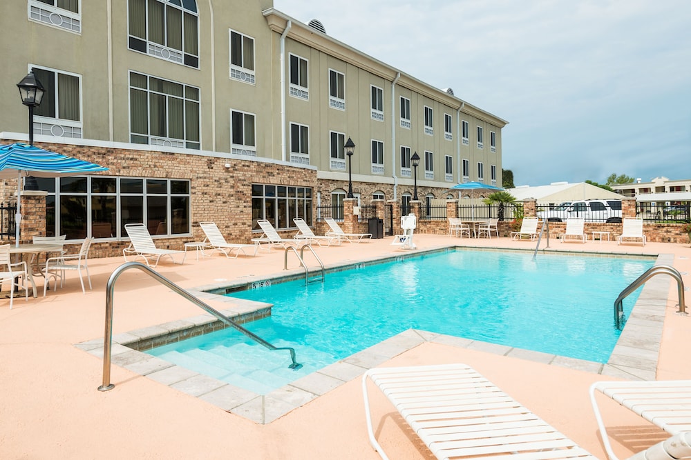 Holiday Inn Express Hotel & Suites New Iberia Avery Island by IHG - photo 17