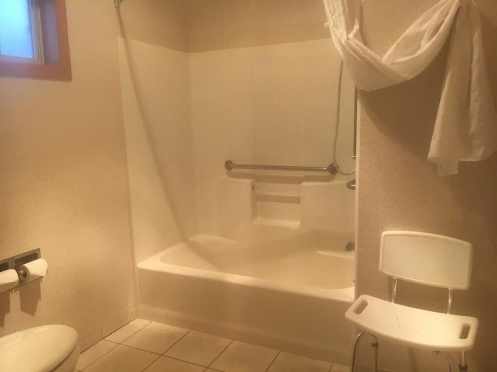 RiverTree Inn & Suites - photo 18
