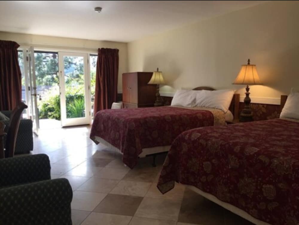 Tuscany Hills Retreat - photo 23