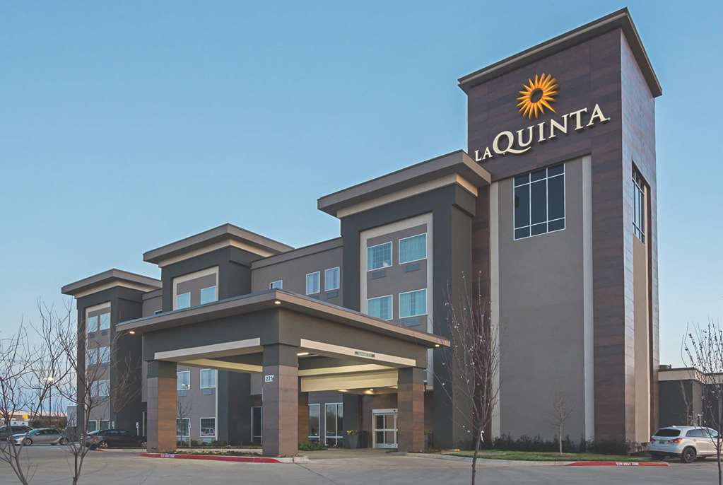 La Quinta Inn & Suites by Wyndham Dallas Wylie - photo 3
