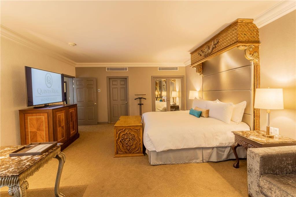 Governor Suite King