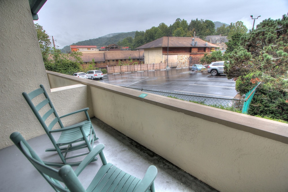 The Historic Gatlinburg Inn - photo 28