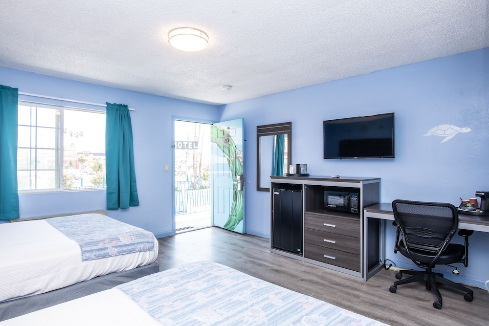 Aqua Breeze Inn - photo 42