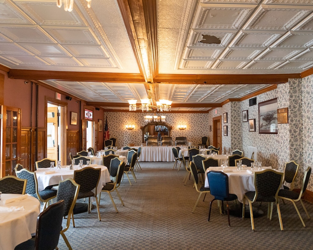 The Winthrop Arms Hotel And Restaurant - photo 51