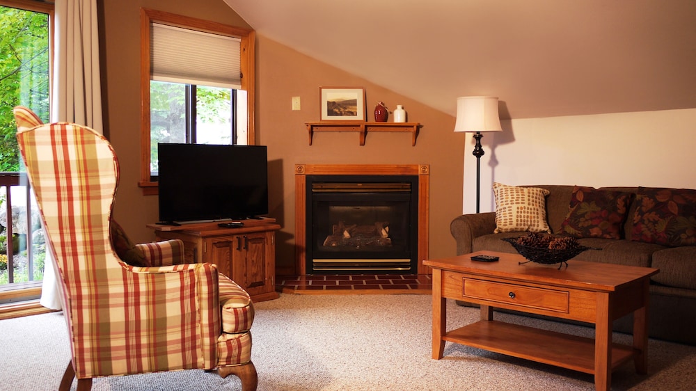 Snowed Inn - photo 4
