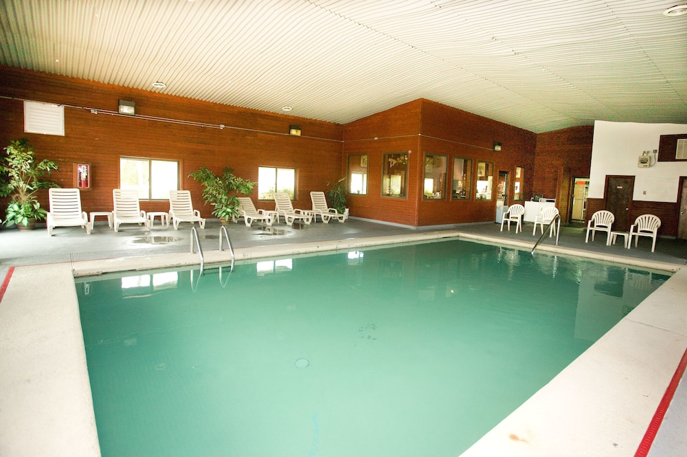 Super 8 by Wyndham Van Buren Ft. Smith Area - photo 24