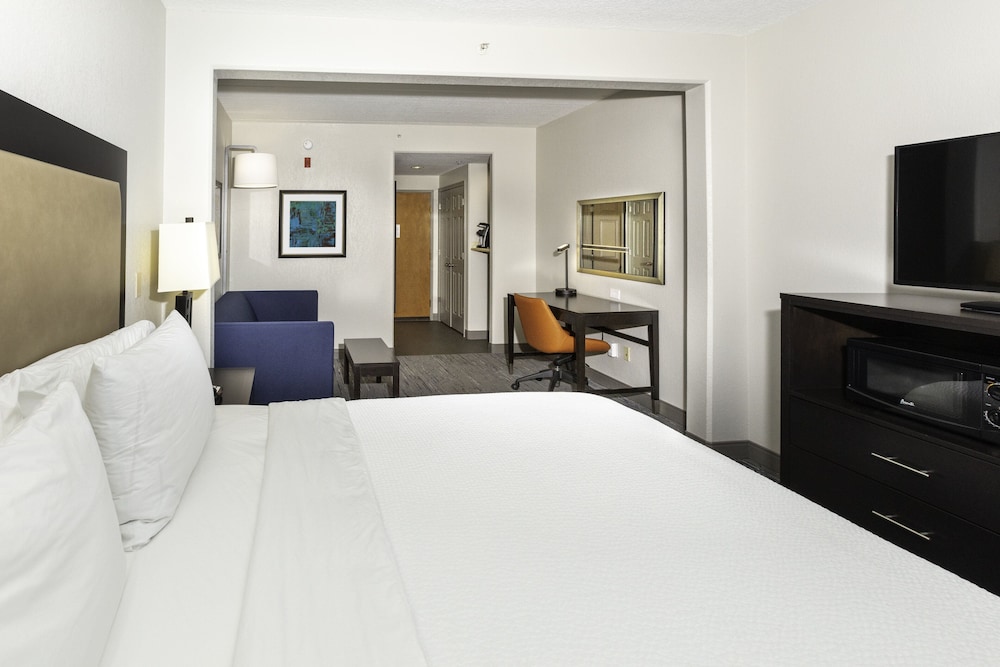 Holiday Inn Express & Suites Jacksonville Airport by IHG - photo 24