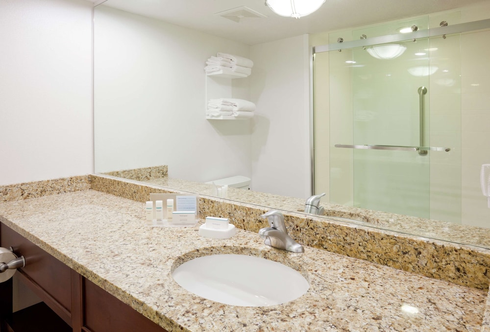Hampton Inn Duluth Canal Park - photo 45