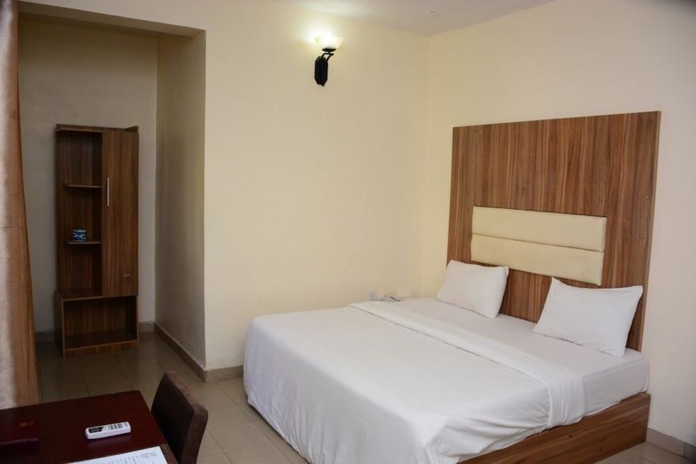 Ilon Crystalz Concept Hotel - last minute hotel in Abuja