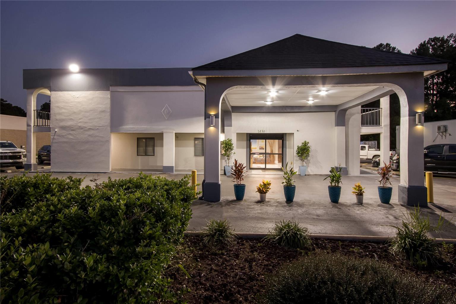 Days Inn by Wyndham Goose Creek - photo 2