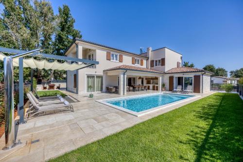 Villa Blagdan — 4-Star Luxury Hotel in Porec, Croatia