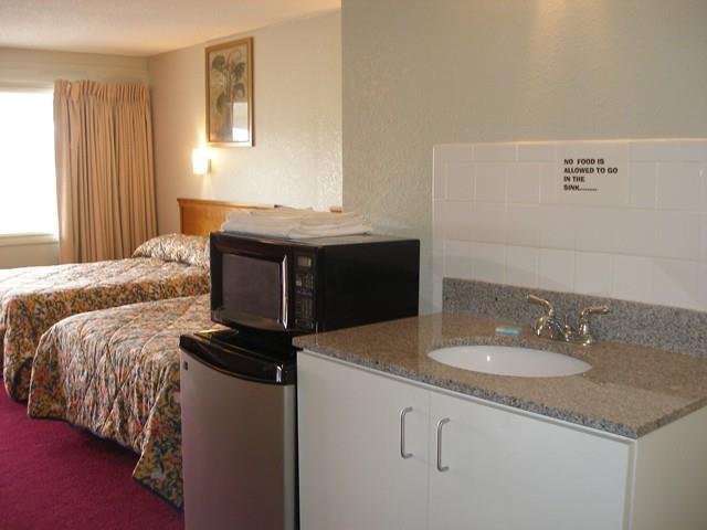Red Carpet Inn Virgina Beach - photo 10