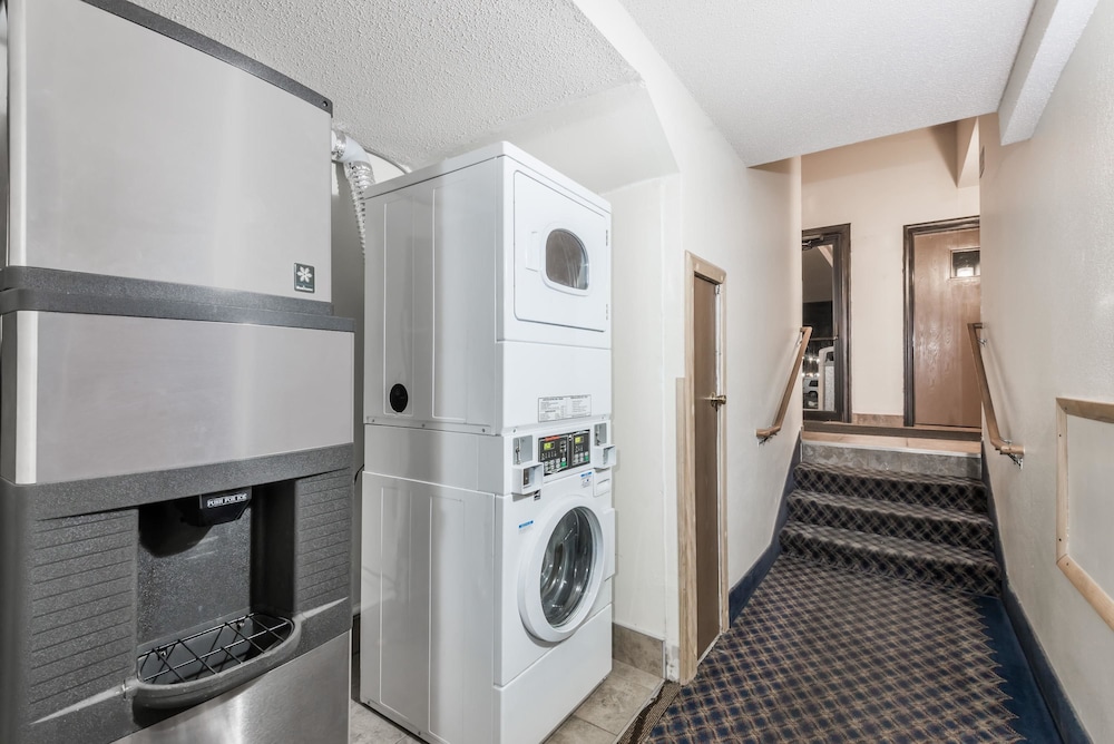 Super 8 by Wyndham Bedford - photo 12