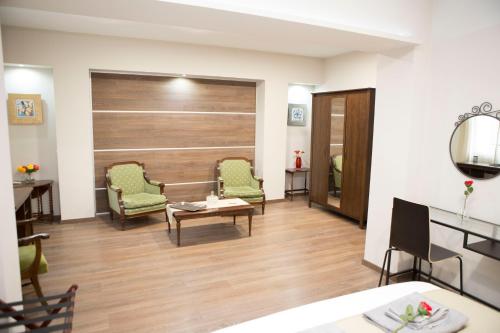 Athens Center Spacious Luxury Apartment — 4-Star Luxury Hotel in Athens, Greece