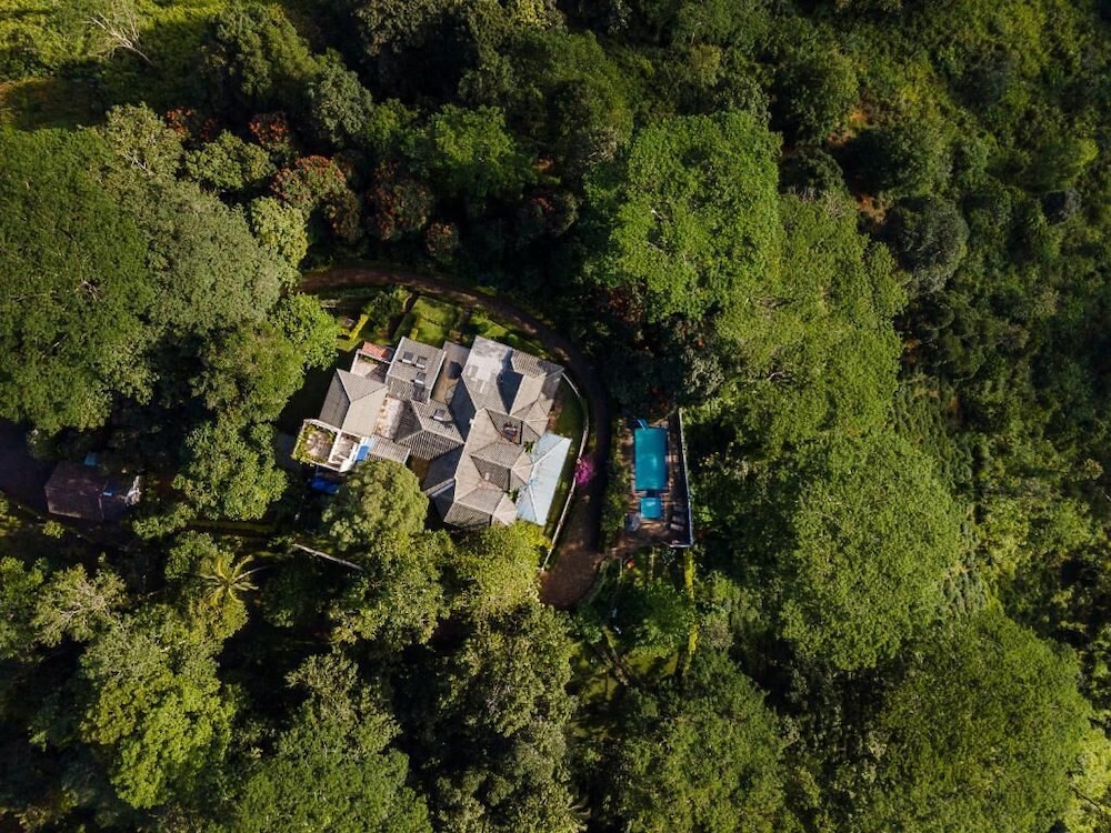 Ashburnham Estate — 4-Star Luxury Hotel in Kandy, Sri Lanka