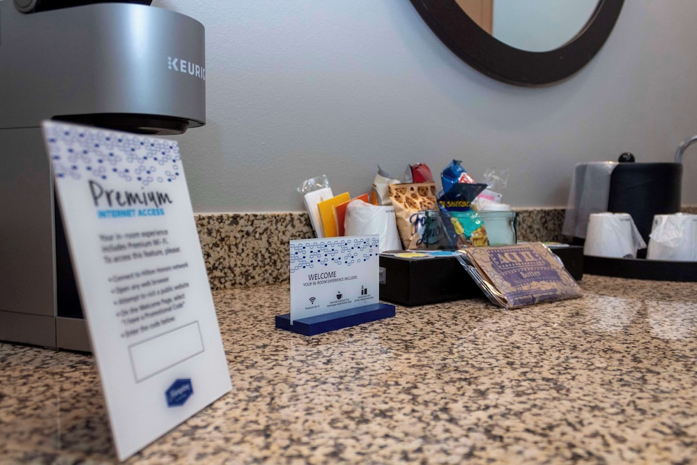 Hampton Inn & Suites Riverton - photo 18