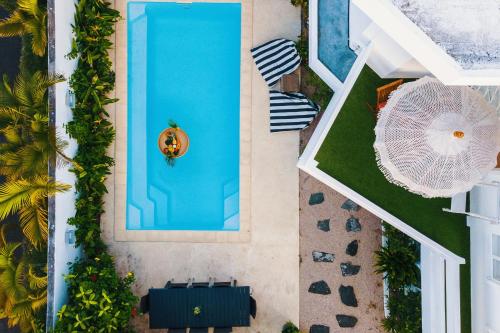 Coco Beach II Seaside Home Pool Beach at 200 meters — 4-Star Luxury Hotel in Grand Baie, Mauritius
