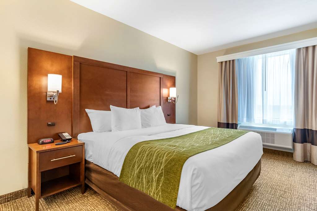 Comfort Suites San Antonio Ft. Sam Houston SAMMC Area - photo 8