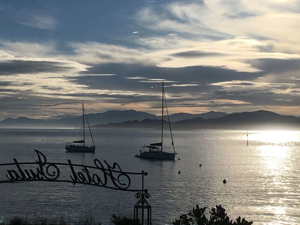 Isula Rossa — L Ile Rousse