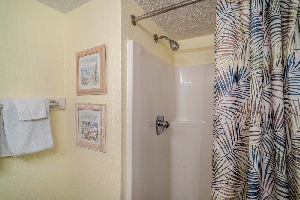 0710 Waters Edge Resort 1 Bedroom Condo by RedAwning - photo 11