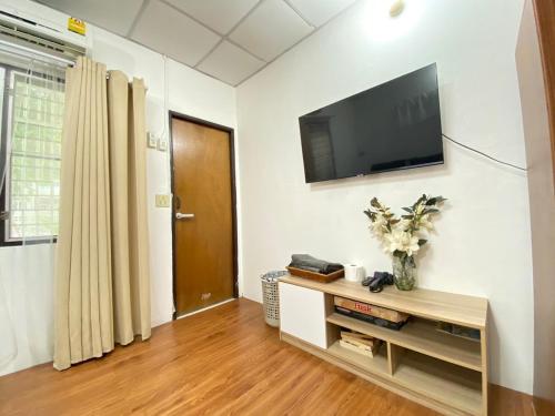 Cheap house 7min next to BTS Kasetsart 5 bedroom