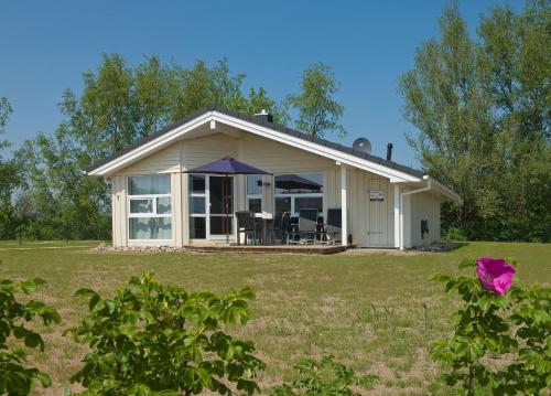 Dänische Ferienhäuser am Salzhaff Haus Strandhafer — 4-Star Luxury Hotel in Kirchdorf, Germany