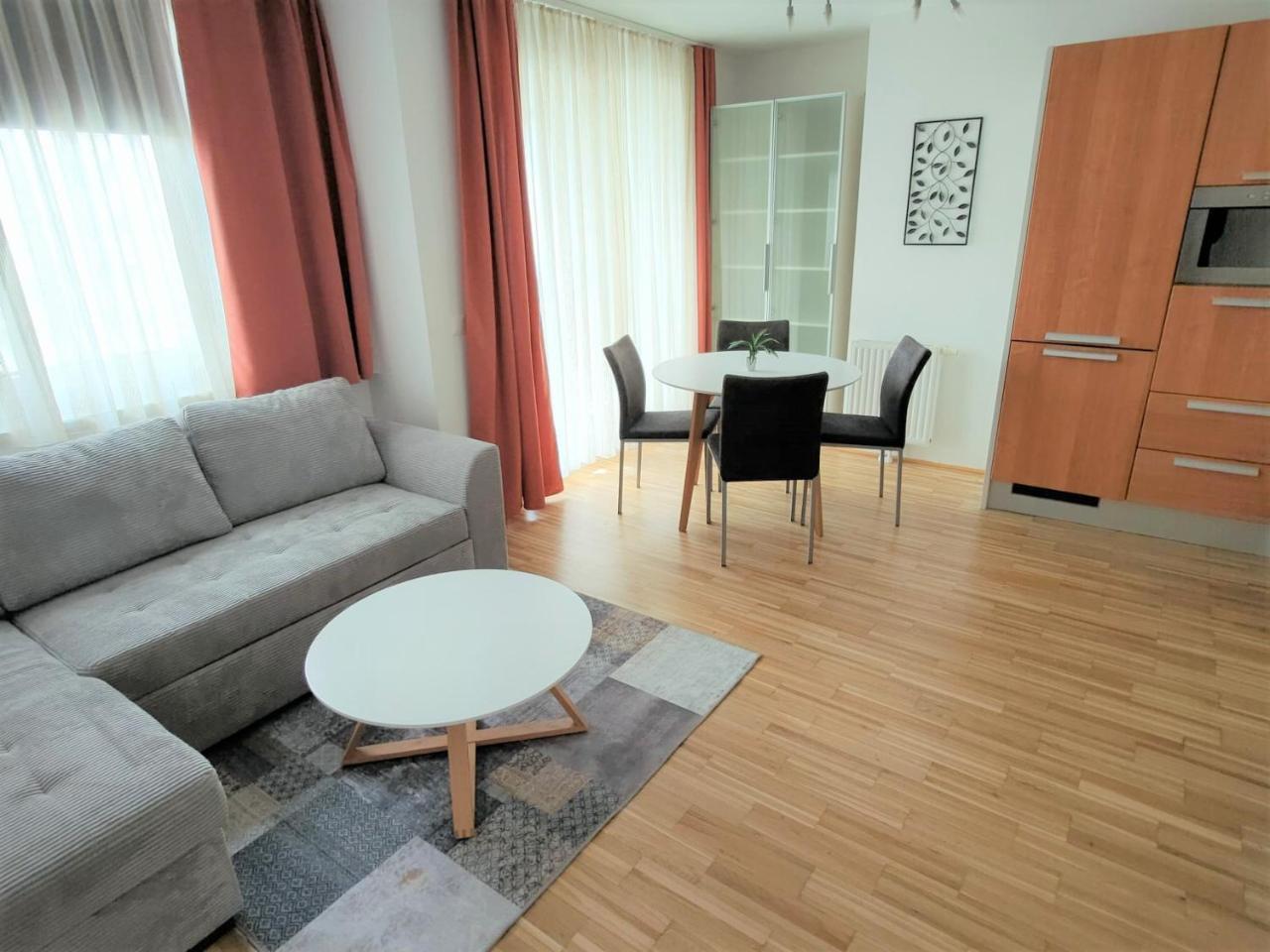 Apartment Elena inklusive Garagenplatz — 4-Star Luxury Hotel in Vienna, Austria