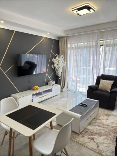 Lisa Luxury Homes