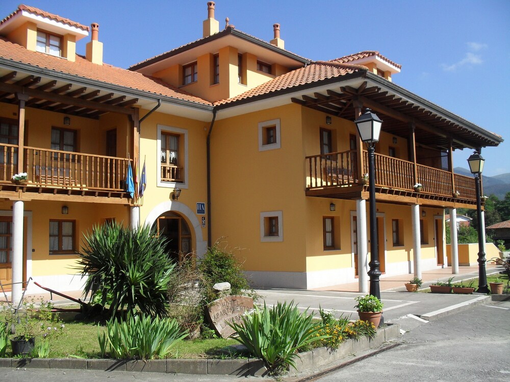 Hotel Apartamentos La Hortona in Cudillero, Spain
