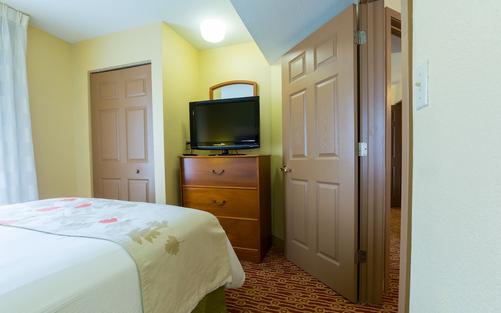 Hawthorn Suites by Wyndham Sterling Dulles - photo 5