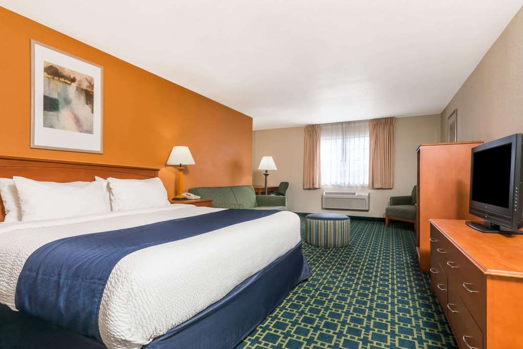 Baymont by Wyndham Santa Fe - photo 6