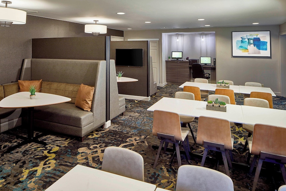 Residence Inn by Marriott Atlanta Airport North Virginia Ave - photo 23