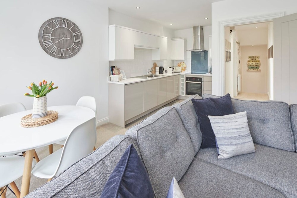 Host & Stay Number 2 at Pannett Apartments