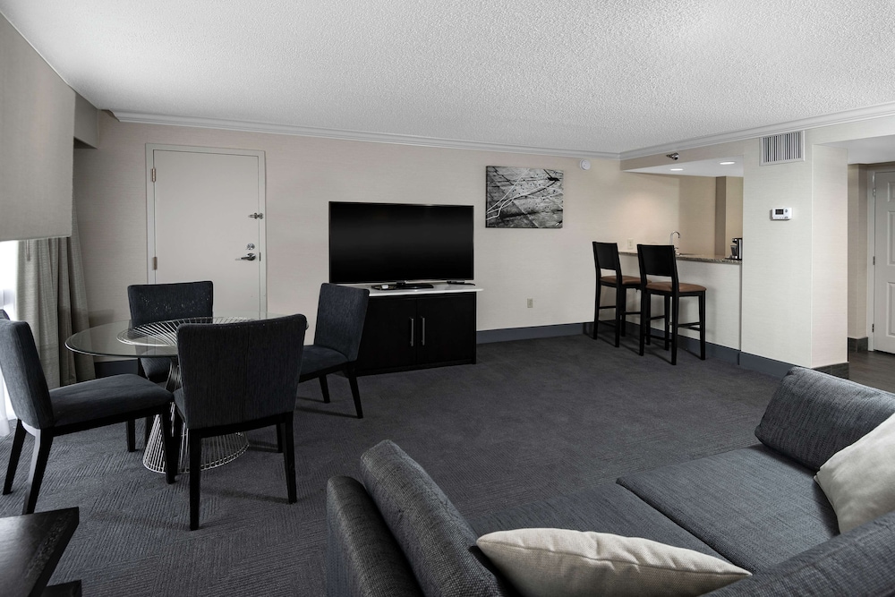 Hilton Greenville - photo 18